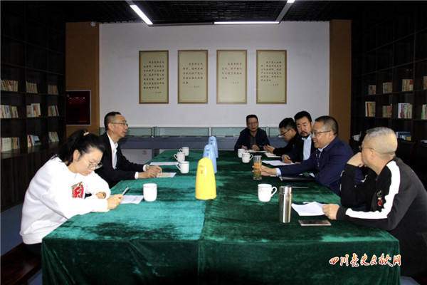 江油市委组织部部长何华君,江油市委党史研究室主任胡仁强,江油市委